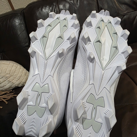 Under Armour White Football Cleats - Picture 6 of 7